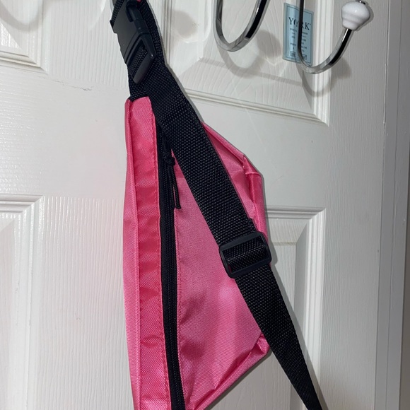 Pink Fanny pack - Picture 3 of 3